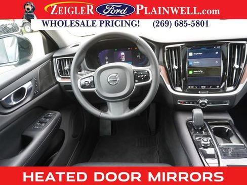 Used 2023 Volvo S60 T8 Plus image 12