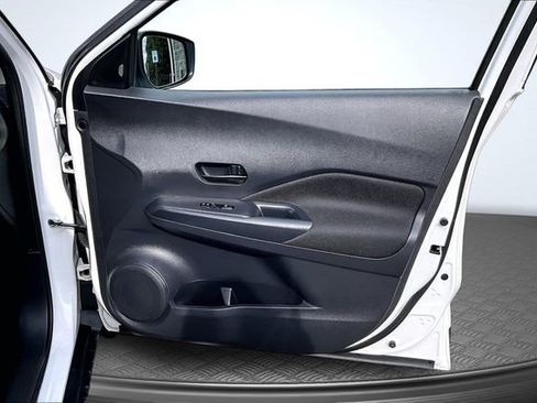 Used 2021 Nissan Kicks S image 26