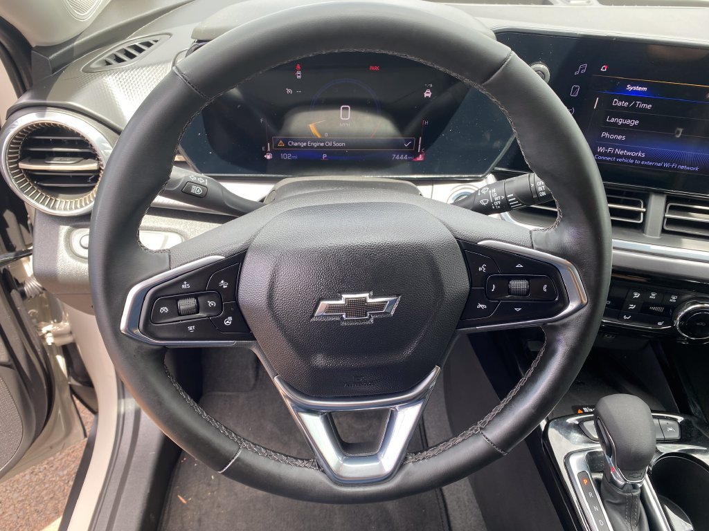 Used 2026 Chevrolet Trax ACTIV w/ Sunroof Package FWD image 32