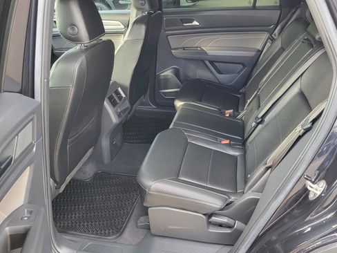 Used 2023 Volkswagen Atlas Cross Sport SE FWD image 13