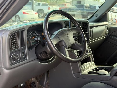 Used 2003 Chevrolet Avalanche 2WD image 22