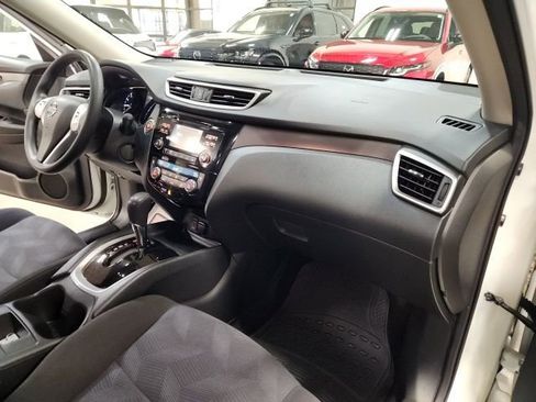 Used 2016 Nissan Rogue SV AWD/4WD image 30