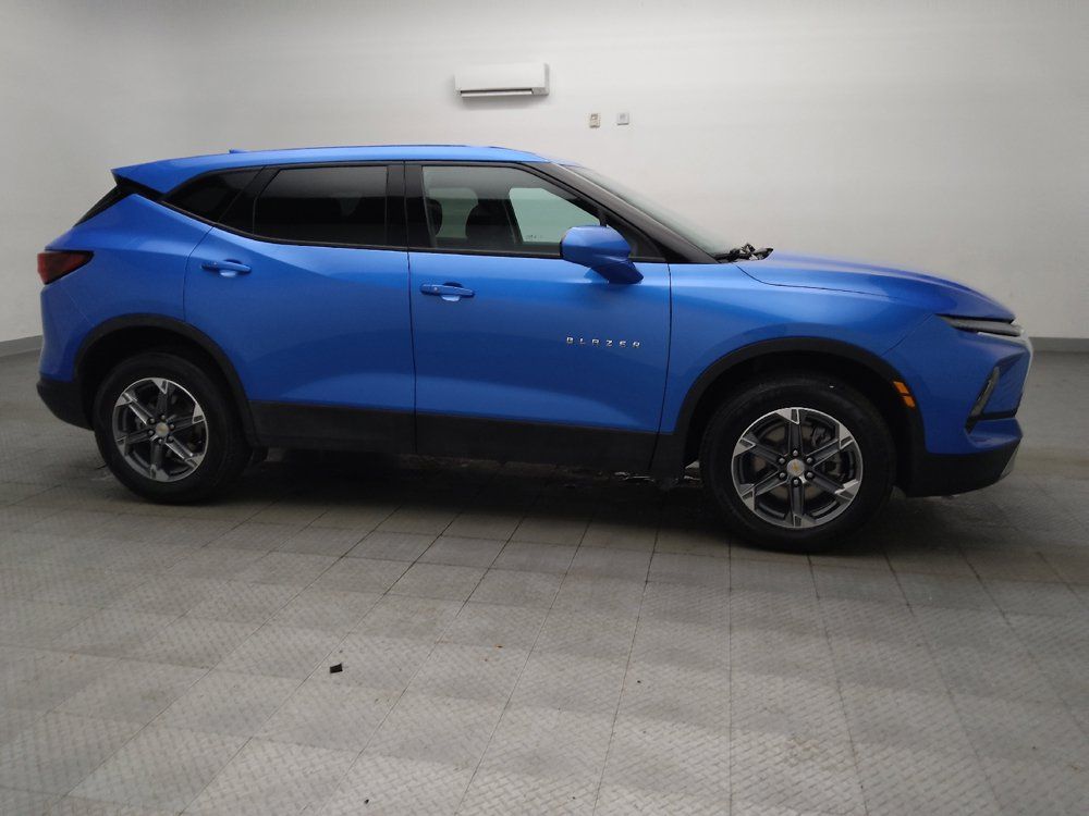 Used 2025 Chevrolet Blazer LT AWD/4WD image 11