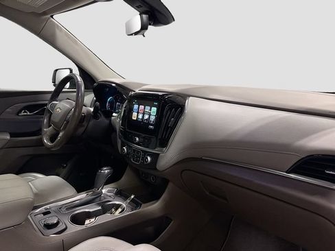 Used 2019 Chevrolet Traverse LT w/ LT Premium Package AWD/4WD image 25
