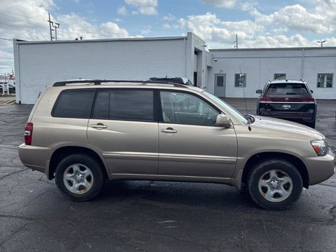 Used 2005 Toyota Highlander 4WD image 13