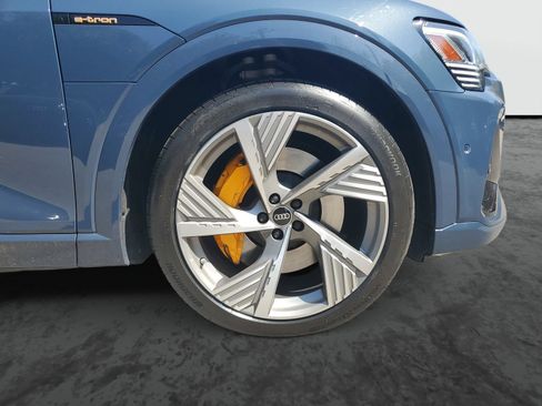 Used 2023 Audi e-tron Prestige w/ Prestige Package AWD/4WD image 6