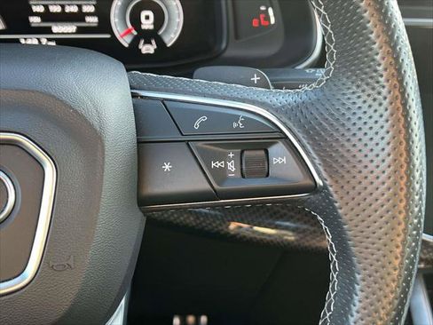 Used 2022 Audi SQ7 Prestige w/ Prestige Package image 25