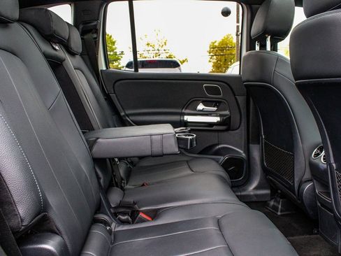 Used 2024 Mercedes-Benz GLB 250 4MATIC w/ Driver Assistance Package image 40