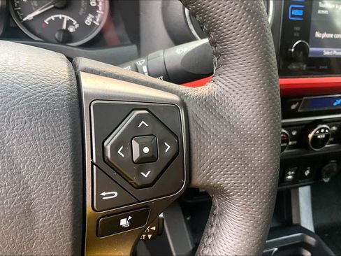 Certified 2018 Toyota Tacoma TRD Sport AWD/4WD image 24
