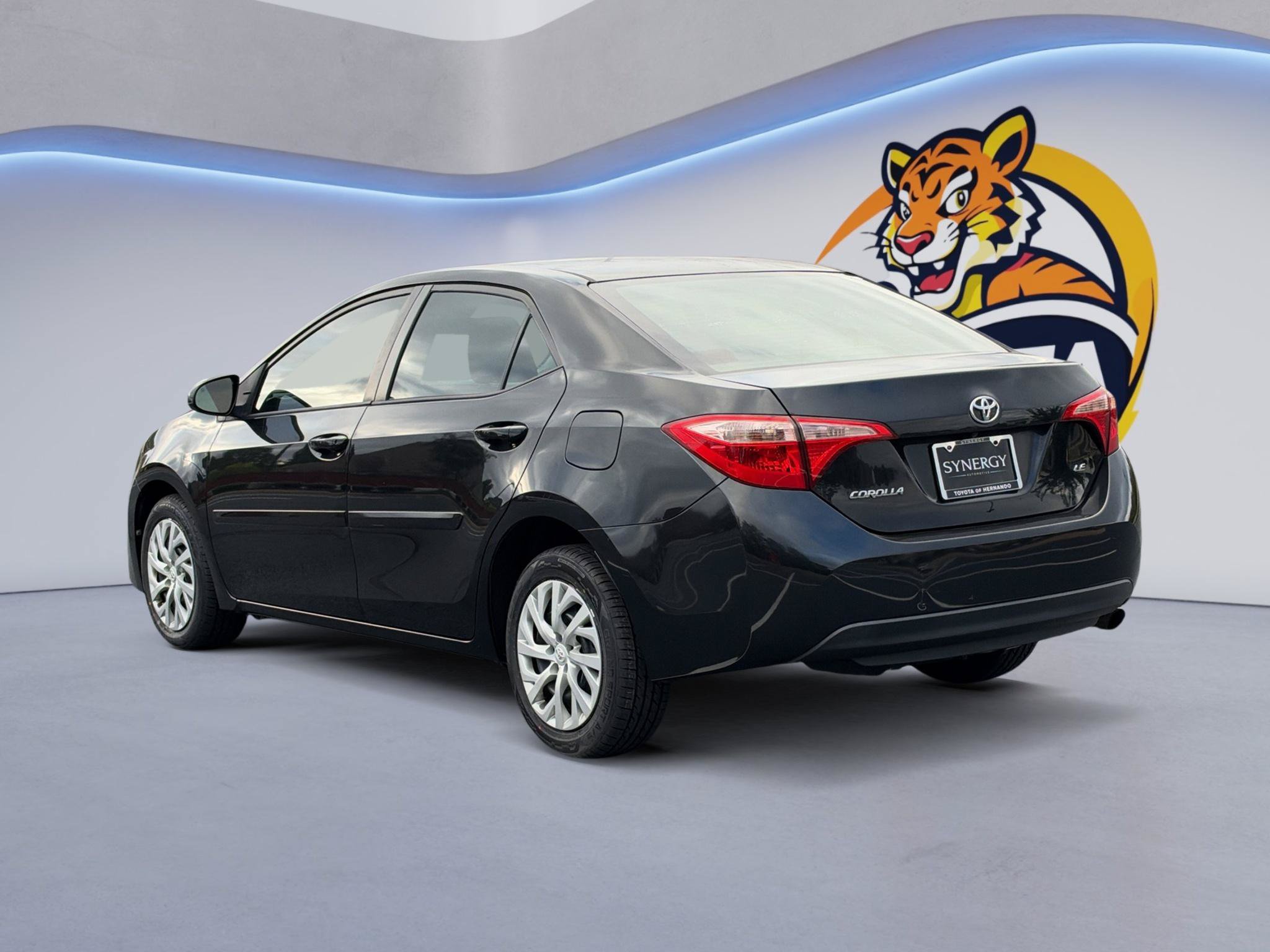 Used 2017 Toyota Corolla LE FWD image 8