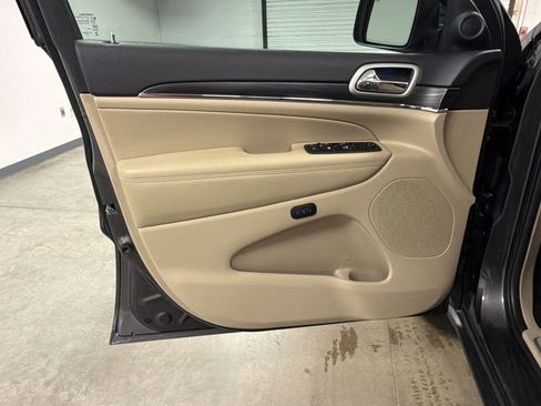 Used 2021 Jeep Grand Cherokee Limited RWD image 13