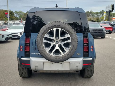 Used 2020 Land Rover Defender 110 SE image 5