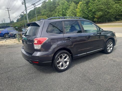 Used 2018 Subaru Forester 2.5i Touring AWD/4WD image 8