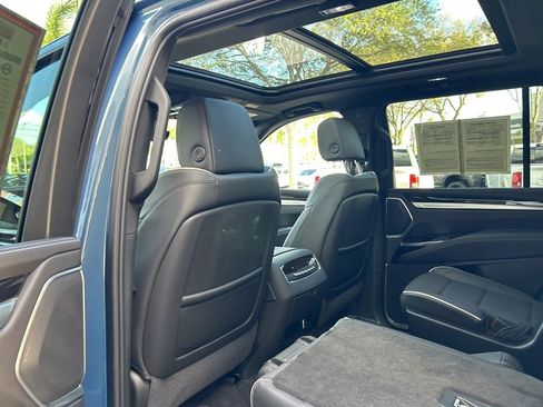 Used 2026 Cadillac Escalade Sport image 43