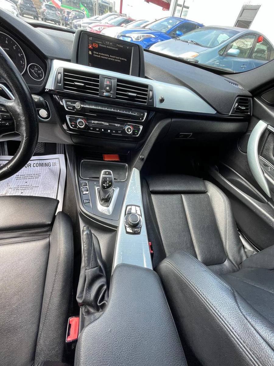 Used 2016 BMW 328i Sedan RWD image 3