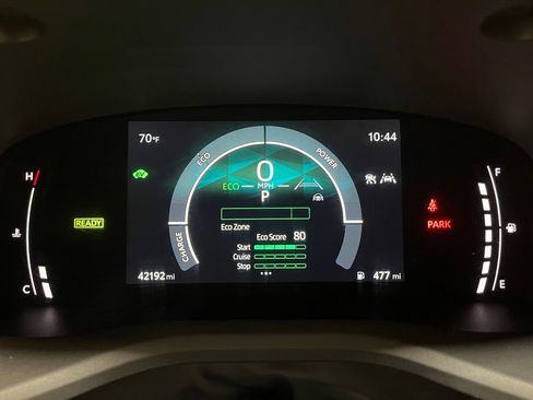 Used 2025 Toyota Camry LE w/ Convenience Package FWD image 5
