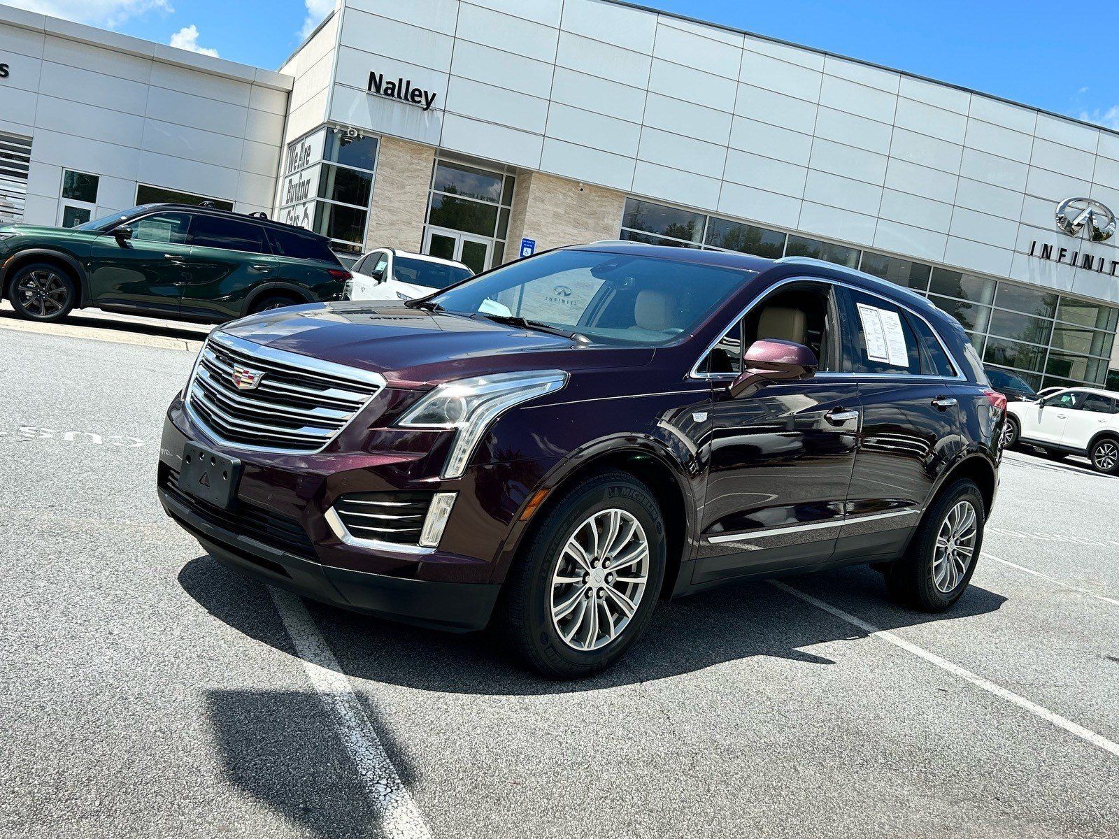 Used 2017 Cadillac XT5 Luxury w/ Driver Awareness Package FWD image 1