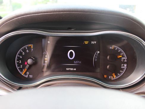 Used 2017 Jeep Grand Cherokee Overland image 23