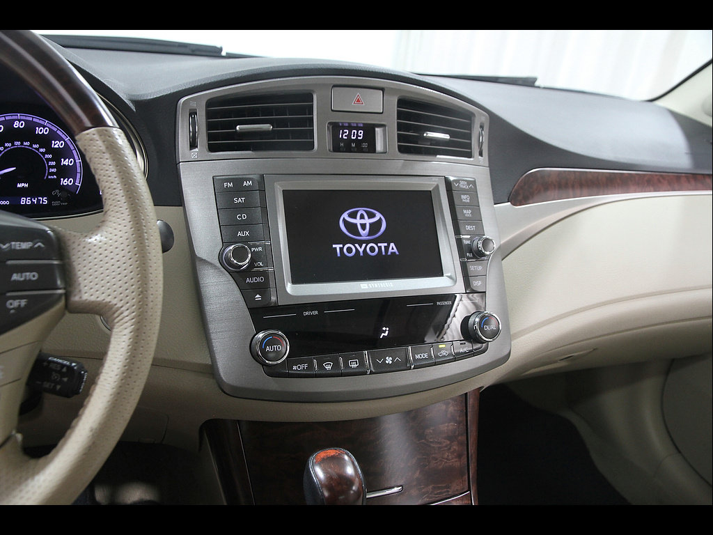 Used 2011 Toyota Avalon Limited FWD image 9