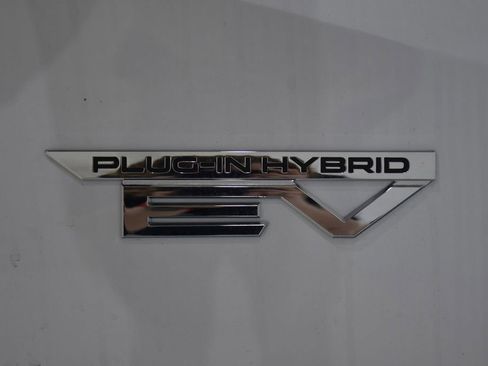 New 2025 Mitsubishi Outlander SE image 31