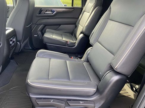Used 2025 GMC Yukon XL Elevation AWD/4WD image 10