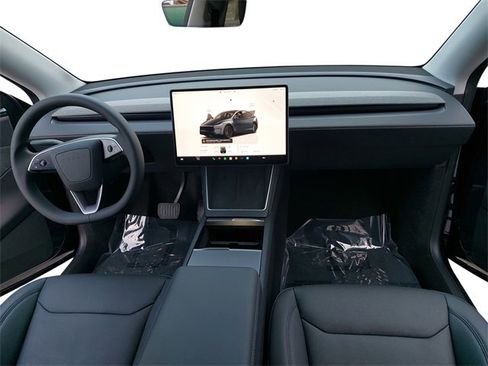Used 2026 Tesla Model Y Long Range image 9
