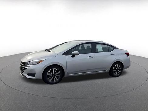Used 2025 Nissan Versa SV FWD image 10