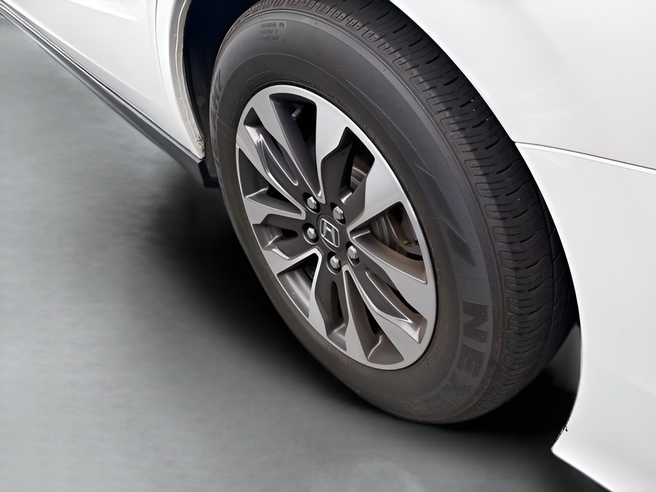 Used 2024 Honda Odyssey EX-L image 12