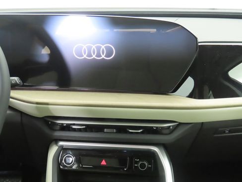 Used 2025 Audi Q5 Premium Plus w/ Premium Plus image 15