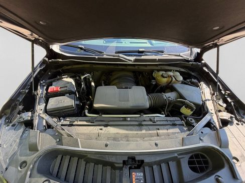 Used 2023 Chevrolet Suburban High Country AWD/4WD image 13