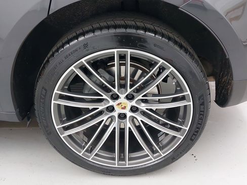 Certified 2021 Porsche Macan S image 35