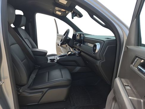 Used 2024 Chevrolet Colorado LT w/ LT Convenience Package III AWD/4WD image 19