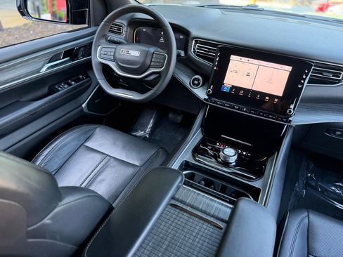 Used 2024 Jeep Wagoneer Series II w/ Flexible Seating Group image 43