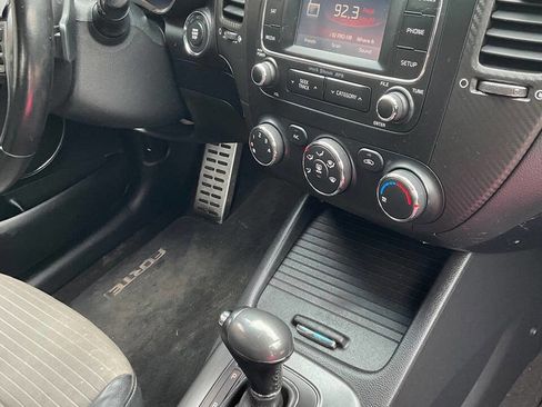 Used 2015 Kia Forte Koup SX image 9