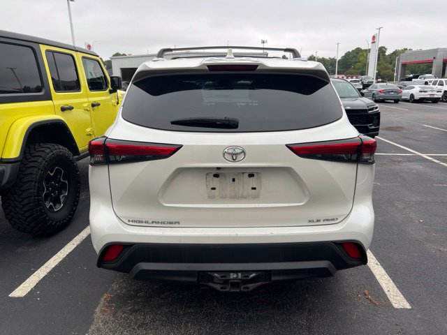 Used 2021 Toyota Highlander XLE AWD/4WD image 8