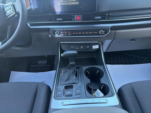 New 2026 Kia Carnival LX FWD image 26