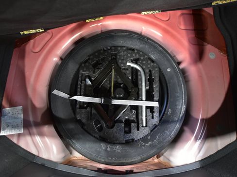 Used 2019 Volkswagen Beetle 2.0T S image 38