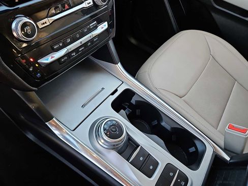 Used 2024 Ford Explorer Limited image 20