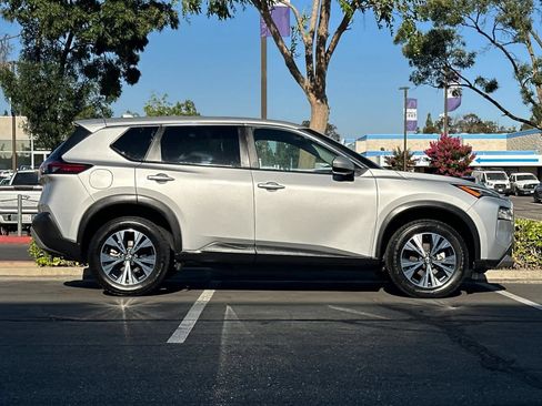 Used 2023 Nissan Rogue SV AWD/4WD image 8