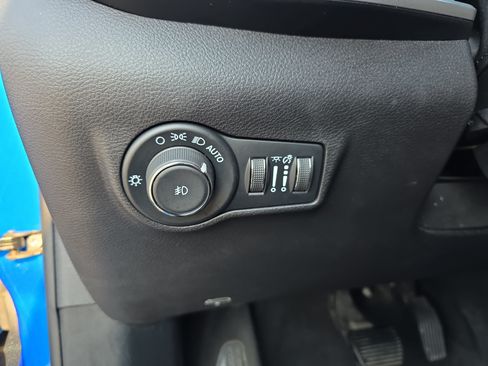 Certified 2024 Jeep Compass Latitude AWD/4WD image 23