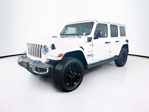 Used 2023 Jeep Wrangler Sahara image 3