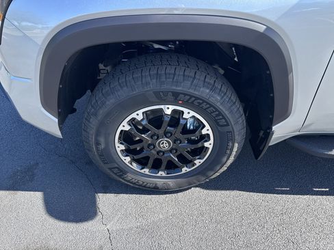 New 2026 Toyota Tundra SR5 AWD/4WD image 8