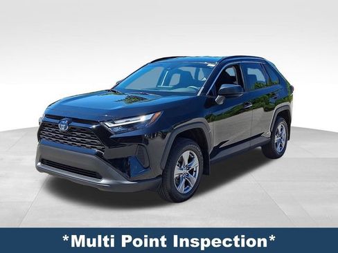 Used 2024 Toyota RAV4 LE AWD/4WD image 4