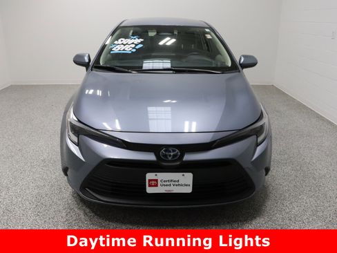 Used 2023 Toyota Corolla LE image 3