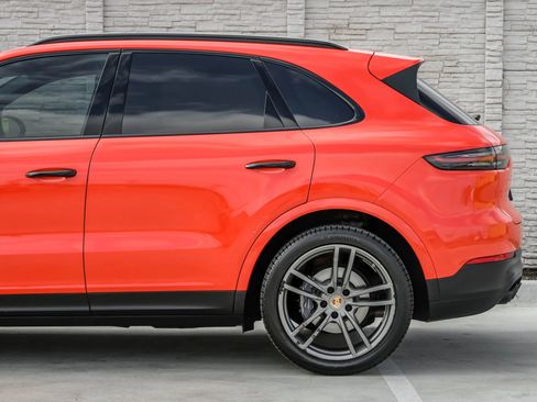 Used 2021 Porsche Cayenne image 14