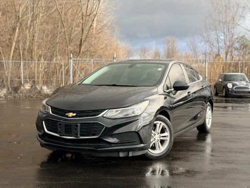 Used 2018 Chevrolet Cruze LT image 1