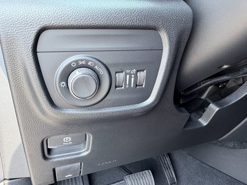 New 2026 Jeep Grand Cherokee L Laredo RWD image 10