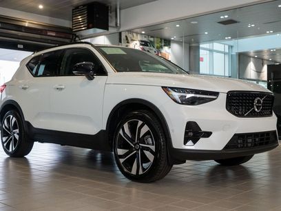 Used 2023 Volvo XC40 B5 Ultimate w/ Climate Package
