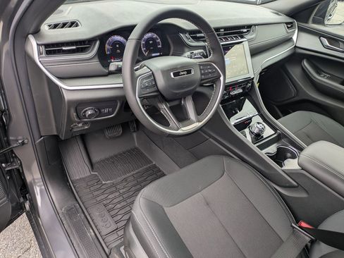 New 2026 Jeep Grand Cherokee Laredo X image 9