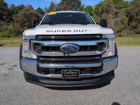 Used 2021 Ford F550 4x4 Crew Cab Super Duty w/ Power Equipment Group image 11